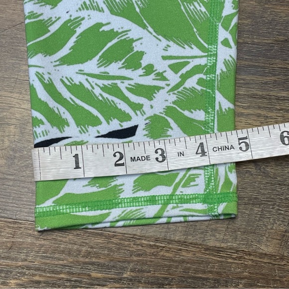 ALO Yoga Leggings Womens XS High Waist Capri Green Palm Springs Print Pants - Picture 6 of 12